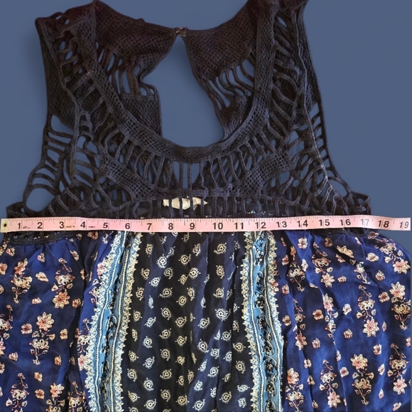 Entro LG Blue Floral Boho Sleeveless Tapestry Tunic Top - Picture 6 of 9